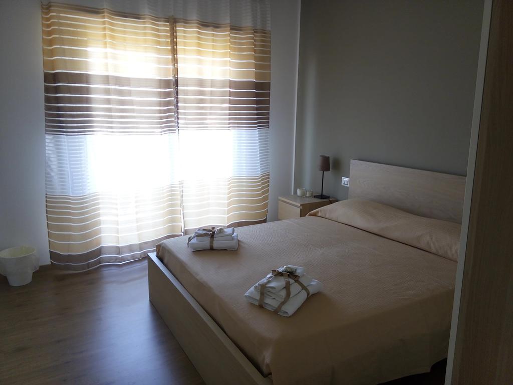 Bed and Breakfast Il Giardino Di Leoca Nicolosi Habitación foto
